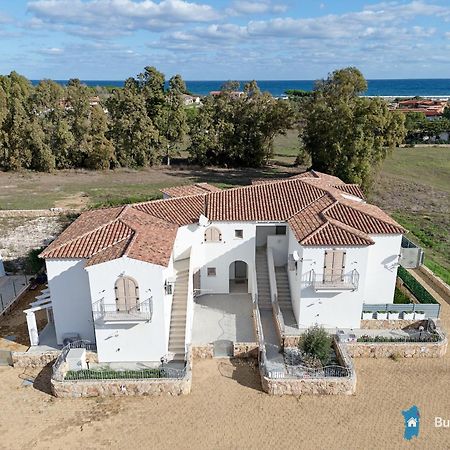 Villetta Con Piscina Budoni Affitti Spiaggia 700 Mt Exteriör bild