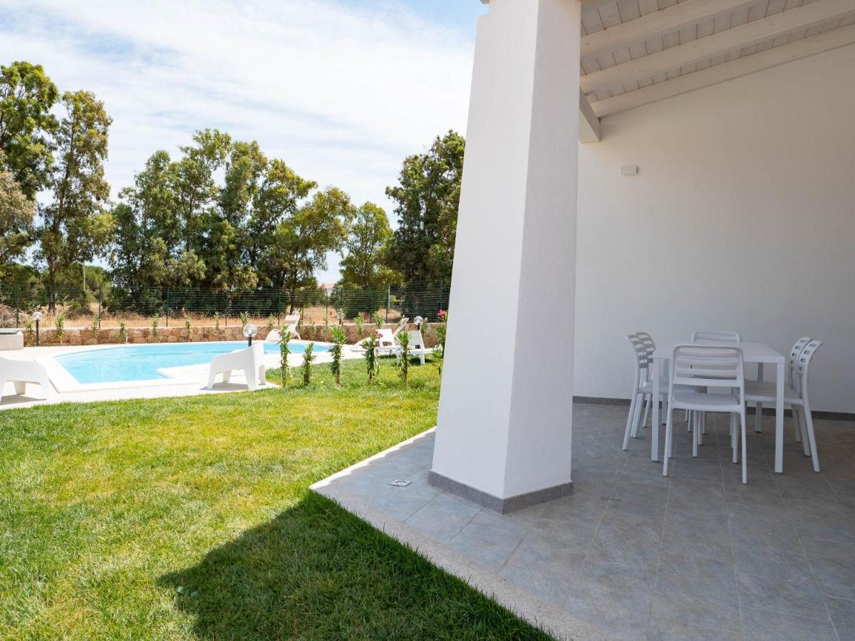 Villetta Con Piscina Budoni Affitti Spiaggia 700 Mt Exteriör bild