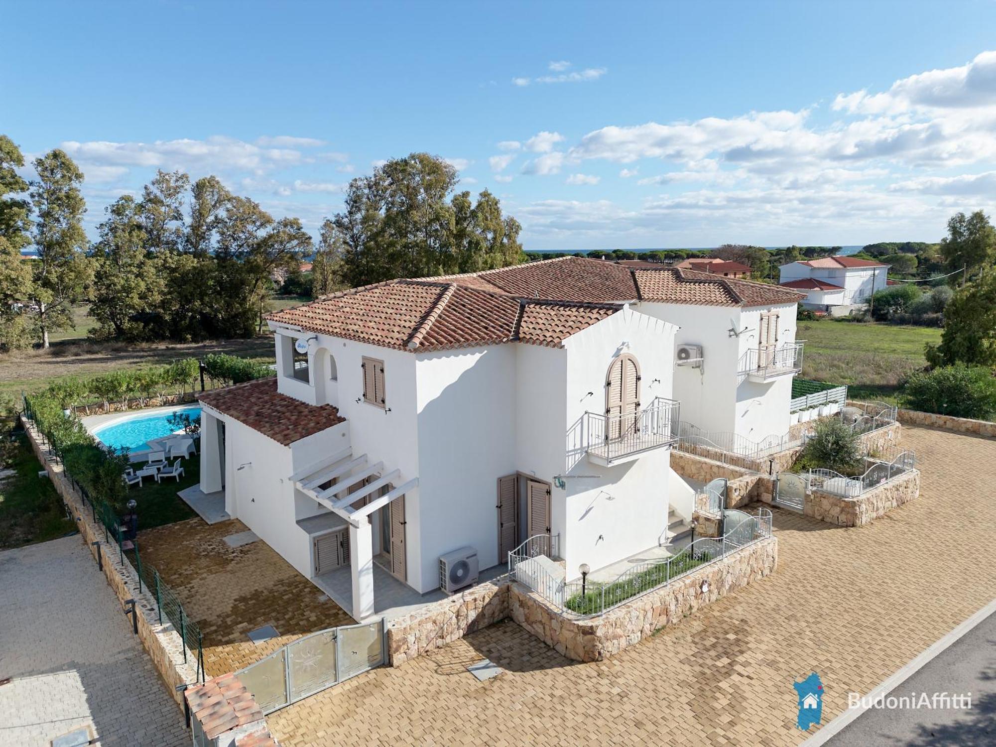 Villetta Con Piscina Budoni Affitti Spiaggia 700 Mt Exteriör bild