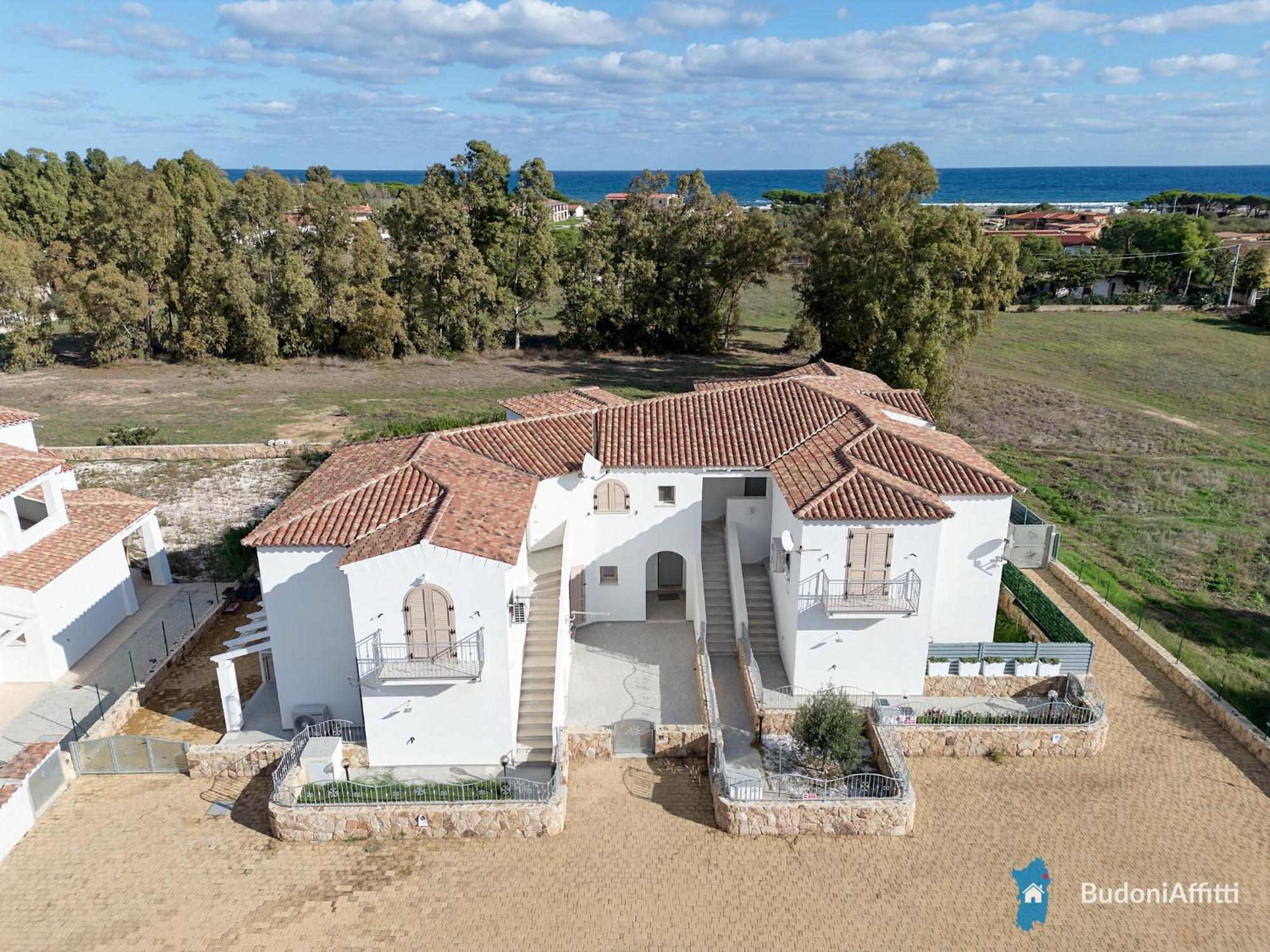 Villetta Con Piscina Budoni Affitti Spiaggia 700 Mt Exteriör bild