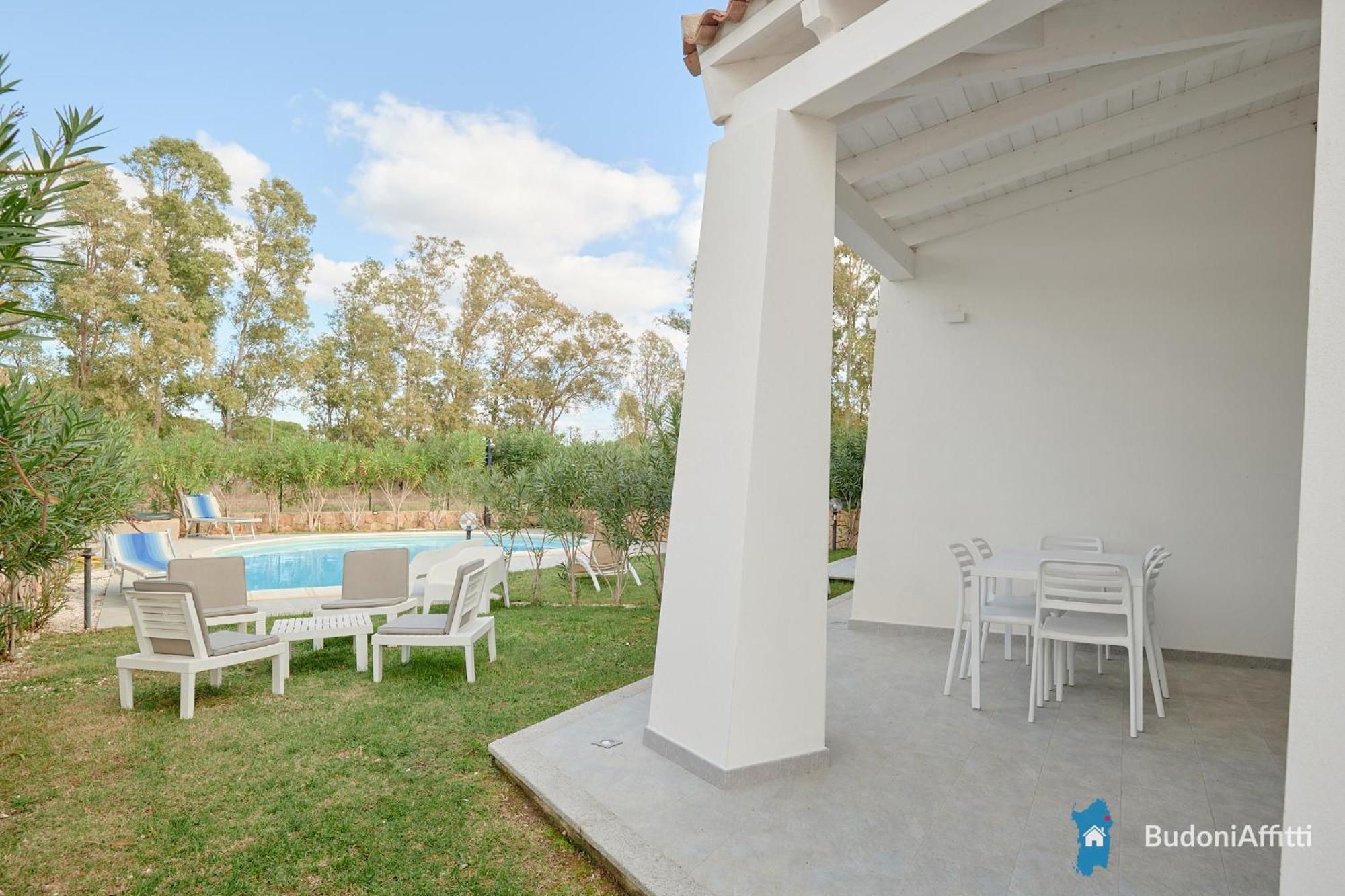 Villetta Con Piscina Budoni Affitti Spiaggia 700 Mt Exteriör bild