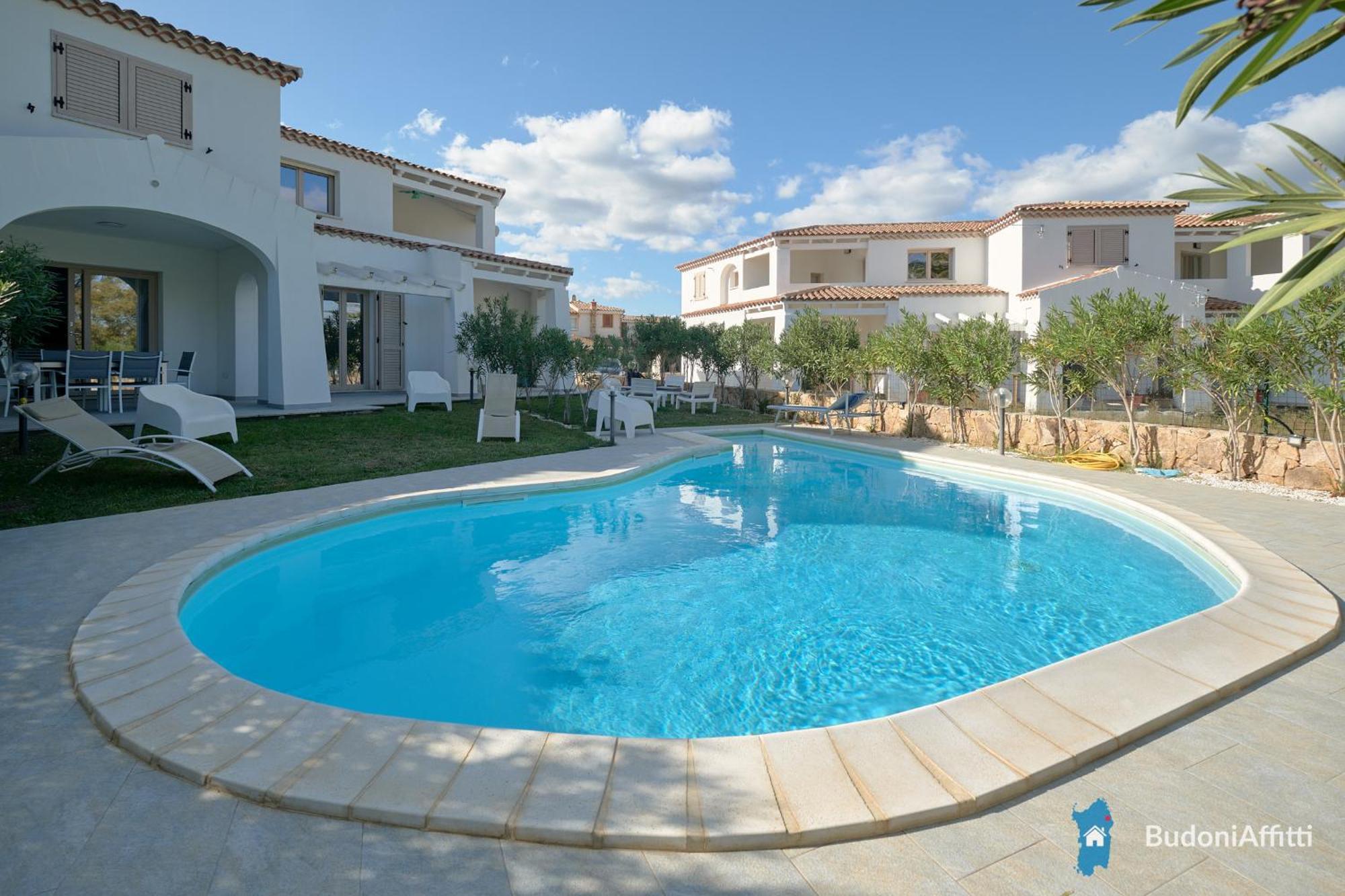 Villetta Con Piscina Budoni Affitti Spiaggia 700 Mt Exteriör bild